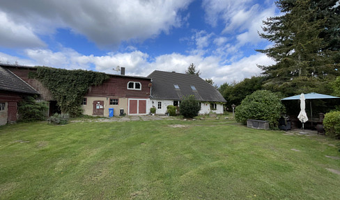 Idyllic farmhouse/rest of farm with lots of peace, space and nature