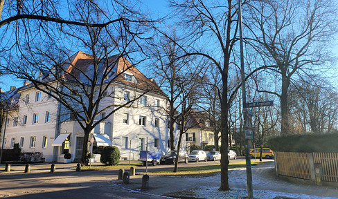 Nymphenburg Gern - exclusive 4-room apartment with south-facing terrace and south-facing garden in a sought-after location