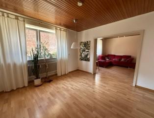 Ready-to-occupy ground floor apartment (3 ZKB) in Busenberg with simple EBK