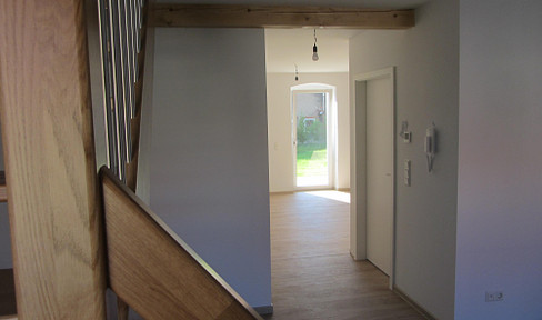 Duplex apartment (4 rooms) in Frankenthal (Saxony) with private garden and access