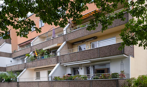 Gut geschnittene Wohnung mit riesen Balkon