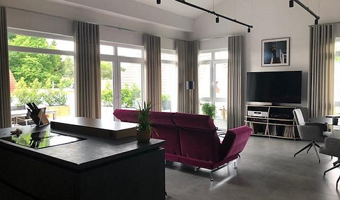 Exclusive penthouse - bright, spacious, well thought-out with large roof terrace and 3 parking spaces