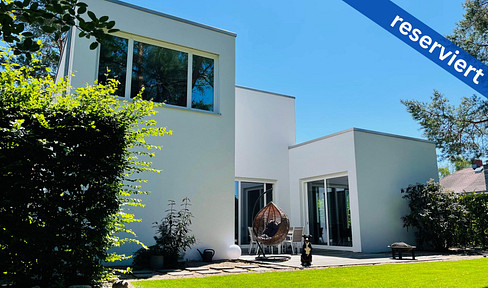 PROVISIONSFREI: Exklusive Bauhaus-Villa mit Dachterrasse