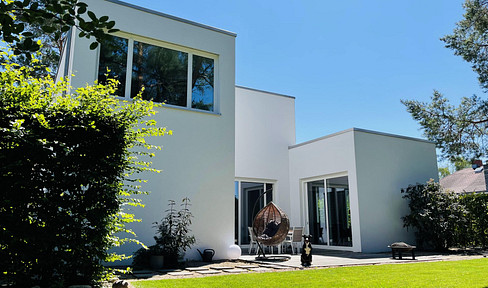 PROVISIONSFREI: Exklusive Bauhaus-Villa mit Dachterrasse