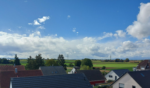 Stilvolle, helle, sonnige 3,5 ZKB Maisonette-Wohnung in bester Lage in Ludwigsburg-Pflugfelden