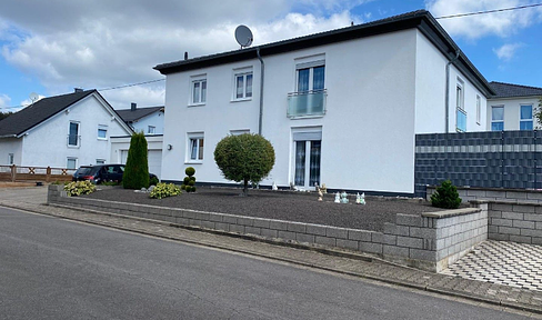 Two-family house solidly built and insulated by private owner