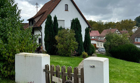 EFH mit großem Grundstück in Täferrot