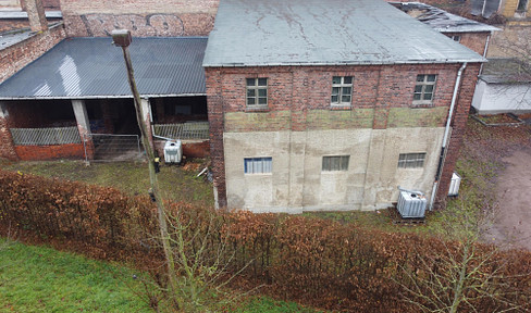 Wohn & Gewerbegebäude, Lager, Office,  Sanierungsobjekt mit Grundstück in Dessau Nord