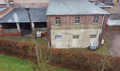 Residential & commercial building, warehouse, office, refurbishment property with land in Dessau North