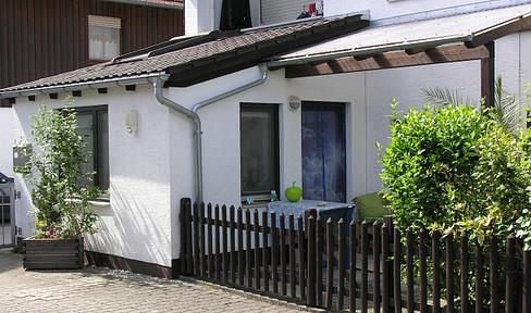 Gepflegte 3 Zi.-EG-Wohnung mit Terrasse, eig. Hauseingang, Garten