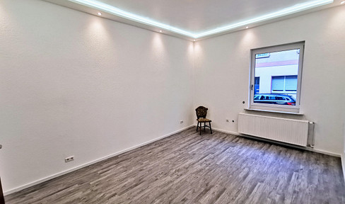 Experience stylish living comfort in Mannheim - freshly renovated 1-room apartment on the first floor