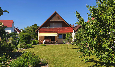 Beautiful two-family house with large garden in a top location in Rottweiler