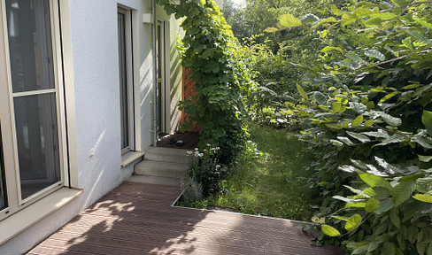 Idyllic and modern: 4-room apartment with garden near Flora-Kiez in Pankow