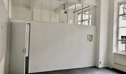 Reuterkietz (Neukölln) bright compact factory loft for residential and quiet commercial use - FREE OF PROVISION