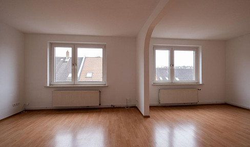 4 Zimmer-Wohnung mit Garage, östl. Ringgebiet Braunschweig, Courtagefrei