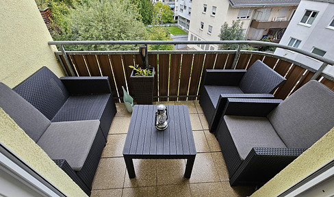 Well-kept 3-room apartment with fitted kitchen, parking space and balcony, centrally located