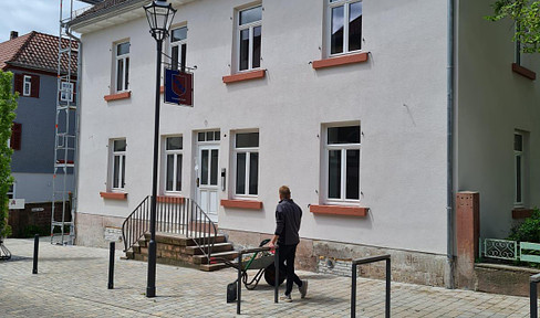 Moderne 3-Zimmer-Wohnung mit großer Dachterrasse im Herzen von Erbach