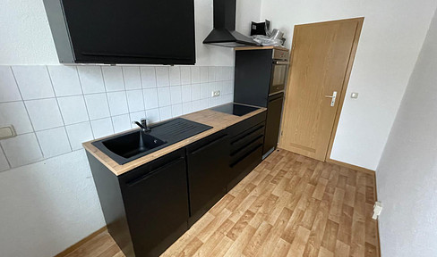 2-Zimmer-Wohnung mit hochwertiger Einbauküche, Waschmaschine und Mobiliar