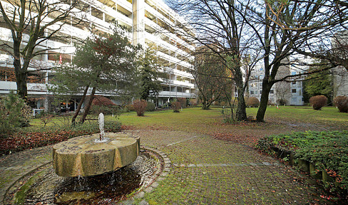 4-room apartment in Schwabing near the English Garden