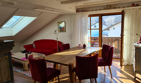 Exklusive 4 Zimmer Wohnung mit Schloss- und Bergblick