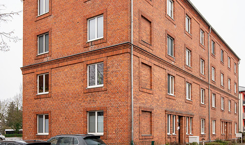 Stylish living in an old building - Freshly renovated 3-room condominium in Neubrandenburg