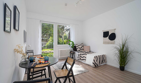 *First-time occupancy after renovation in Schwabing* - Modern living in a bright 1-room apartment