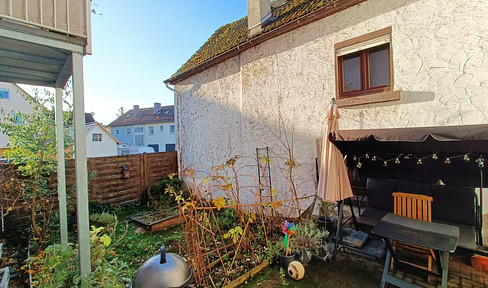 3 room apartment with raspberries in the garden and the Nidda and the outdoor pool on the doorstep