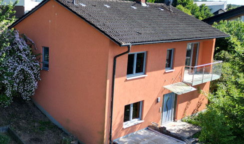 Green oasis: detached house in a quiet location on the edge of the forest with wonderful distant views