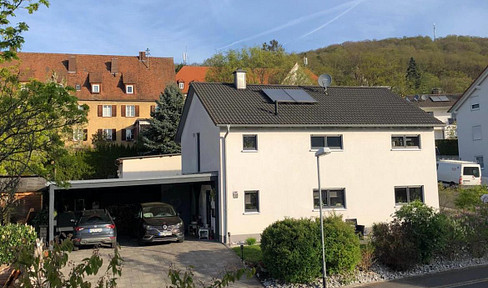 Neuwertiges Einfamilienhaus mit Gartenoase