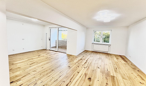 Commission-free direct sale: Top renovated 3-room apartment with underground parking option in prime Düsseldorf-Zoo location!