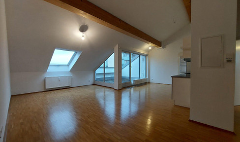 Bright 2-room rooftop apartment | S-Bahn | energy-efficient 2012 | available immediately