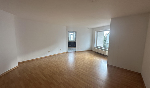 nice bright 3-room apartment, kitchen, hallway, 2 x bathroom incl. underground parking space