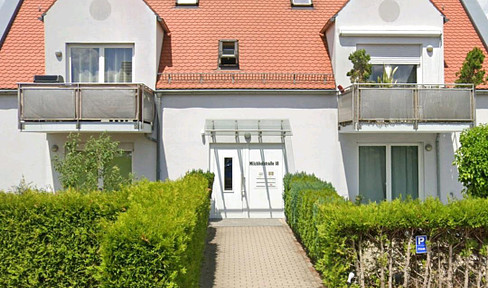 First floor apartment with large garden and underground parking space