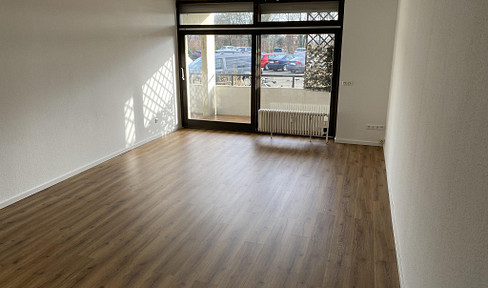 Bright 2-room apartment with fitted kitchen – renovated in 2025.