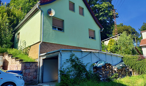 Pretty house in a prime location in Schönbrunn/ Thuringian Forest