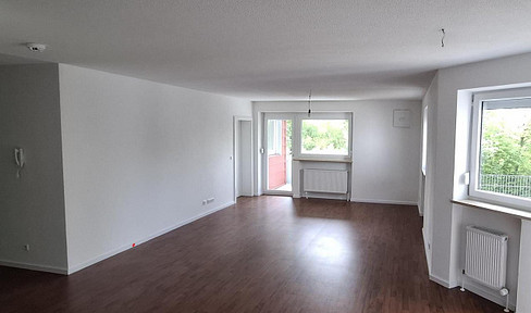 Spacious 2-room apartment with EBK+sun terrace+balcony in a quiet location for single/2 persons