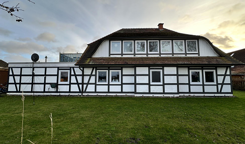 Modern half-timbered house in cul-de-sac location