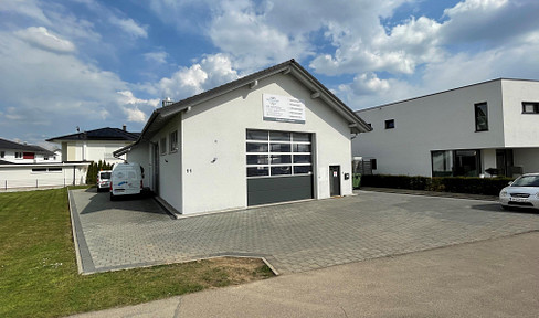 Geräumige Montagehalle mit Büroräumen oder Wohnung im Mischgebiet