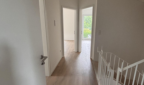 FIRST MOVING IN - Family-friendly semi-detached house in idyllic town center location!