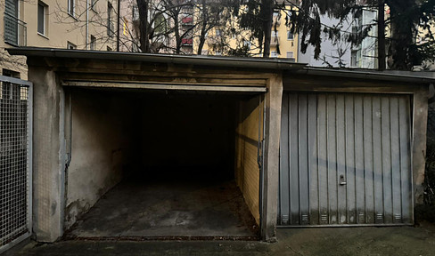 Single garage in a central location in Nuremberg