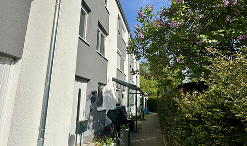 Mittelreihenhaus mit Stellplatz, Garten & Dachterrasse von privat