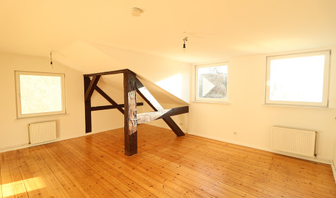 Freshly renovated 2-room attic apartment in Berlin-Neukölln