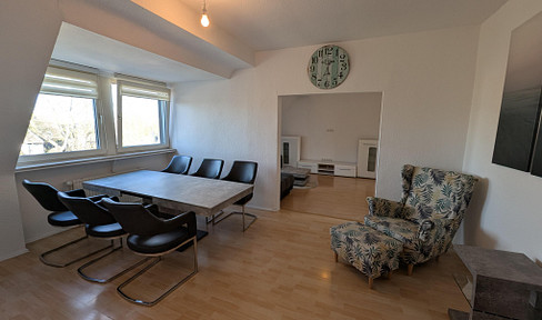 Furnished 3-room penthouse apartment in Essen-Altendorf.