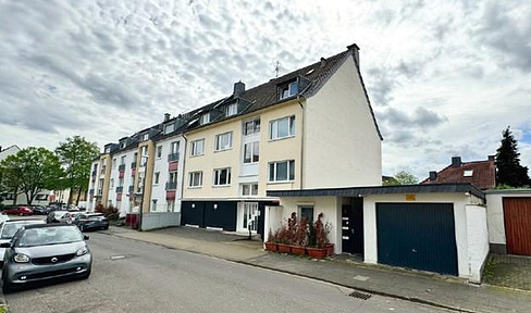 Vacant 3-room apartment with balcony in a quiet location in Holweide