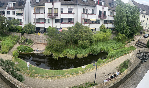 Light-flooded 4-room maisonette apartment in the heart of Ratingen.