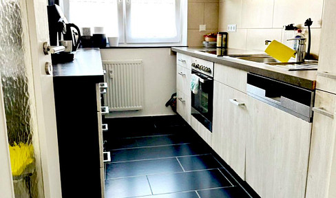 Bright 3-room ground-floor apartment with a south-facing balcony, located in a quiet area of Onstmettingen (Hohberg).