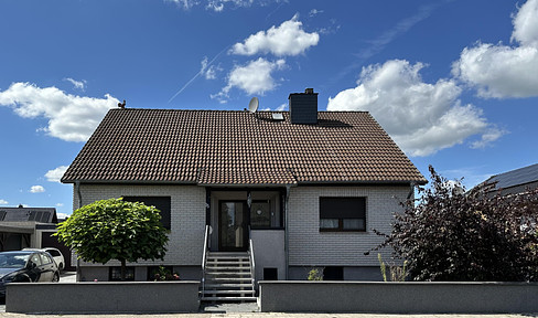 Large detached house in Rühen