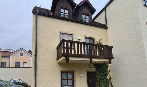 Centrally located residential building with 250 sqm living/usable space - approved plan