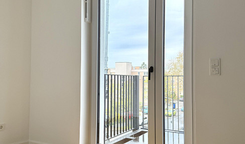 FREE OF PROVISION: Core-renovated old building that leaves nothing to be desired - KfW 70EE A+ ground floor, move in 07/25