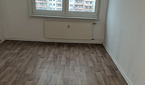 Quiet 3-room apartment in Berlin-Marzahn with balcony